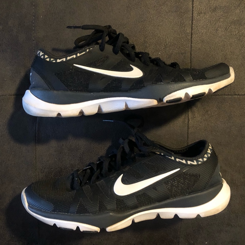 Nike Chevron Detail Sneakers